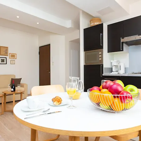 Le Cosy Yourhosthelper