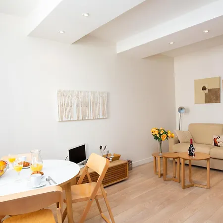 Le Cosy Yourhosthelper Апартаменты *