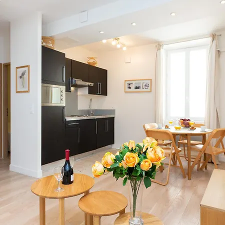 Le Cosy Yourhosthelper *